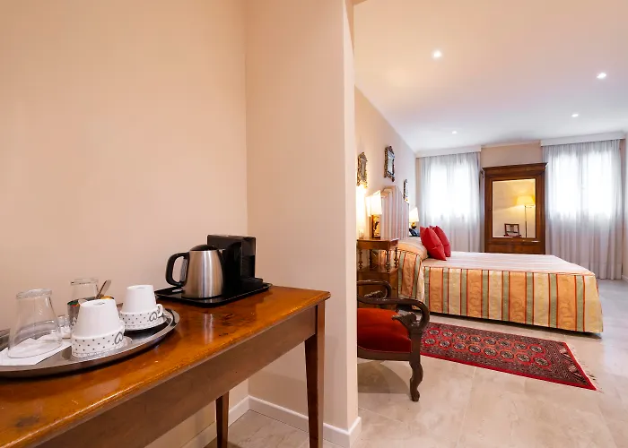 Palazzo Schiavoni Residenza D\'Epoca & Suite-Apartments