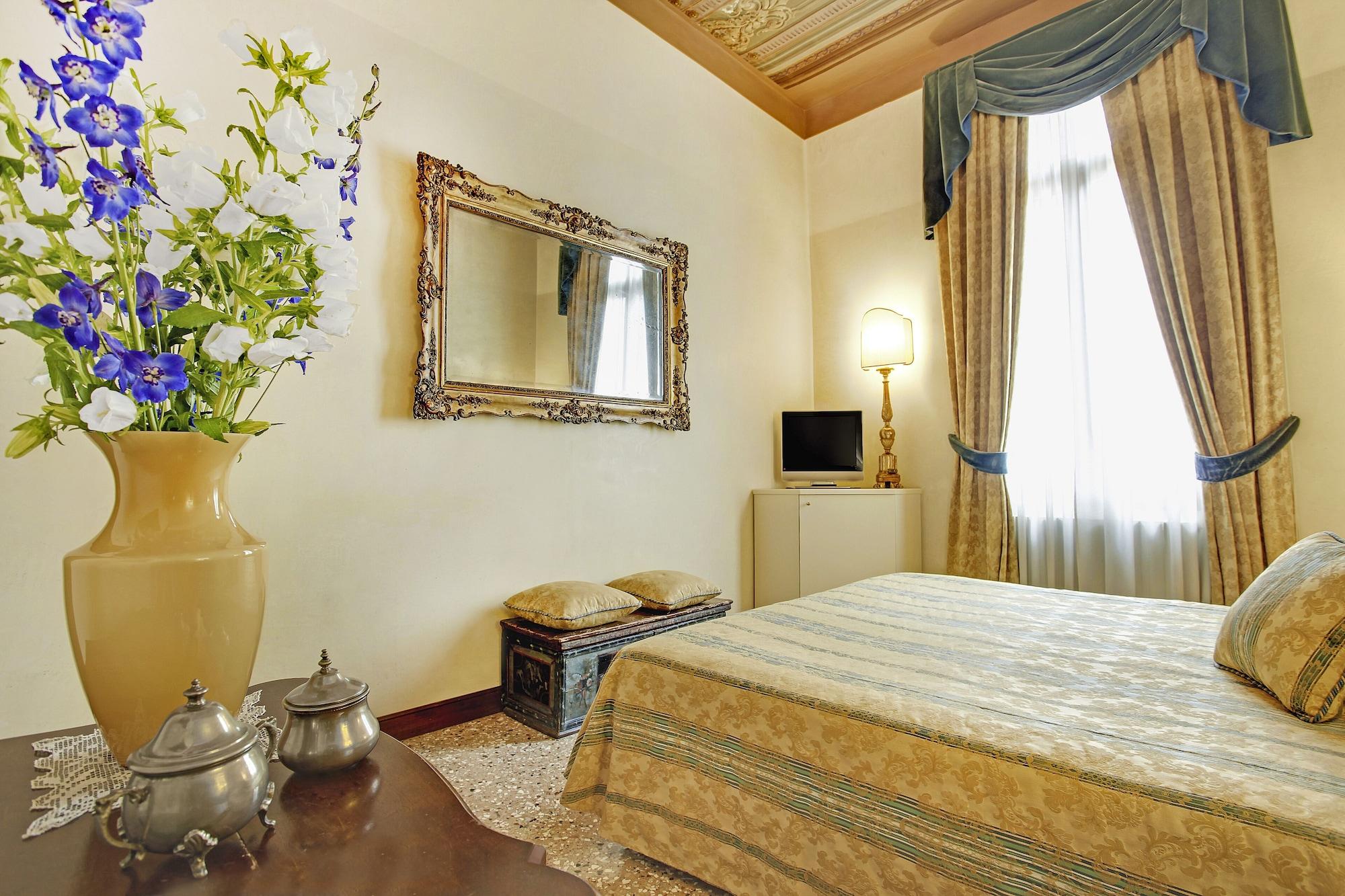 Palazzo Schiavoni Residenza D'epoca & Suite-apartments Maison d'hôtes
