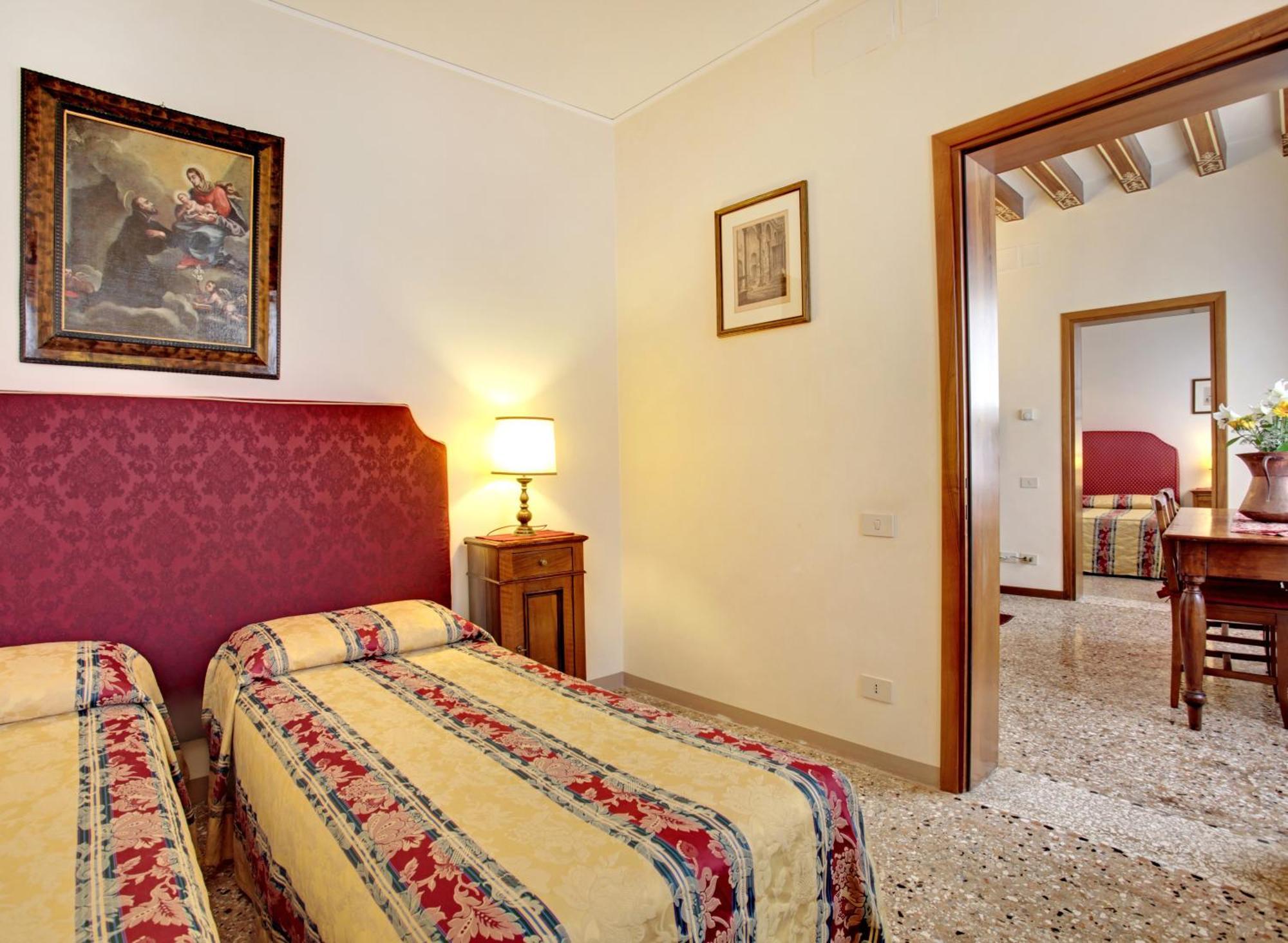 Palazzo Schiavoni Residenza D'epoca & Suite-apartments Maison d'hôtes 3*